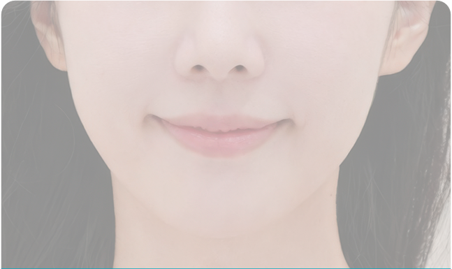 보다 균형 있게 정리된 눈썹 라인