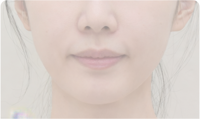 좌우 눈썹 위치 차이로 느껴지는 비대칭